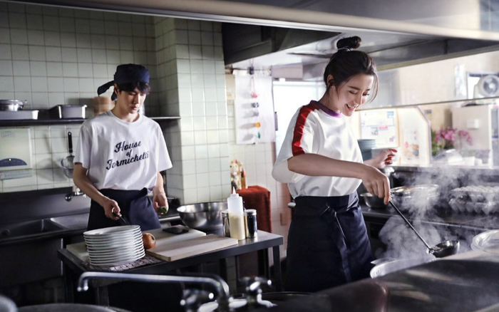 Địch Lệ Nhiệt Ba - Vương Nhất Bác: Không nên duyên phim ảnh nhưng vẫn có thể chạm mặt