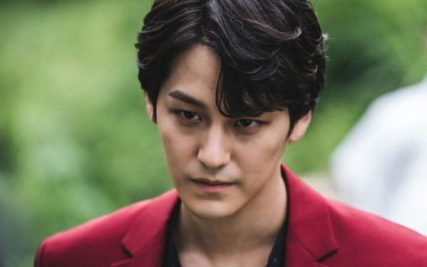 'Bạn trai tôi là hồ ly' có teaser tự quay đầy ngọt ngào nhưng Kim Bum ghen tị ra mặt.