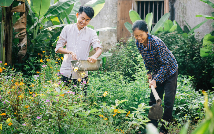 Cuộc sống của hai mẹ con chủ kênh YouTube 'Ẩm Thực Mẹ Lam' thay đổi ra sao sau 2 năm?