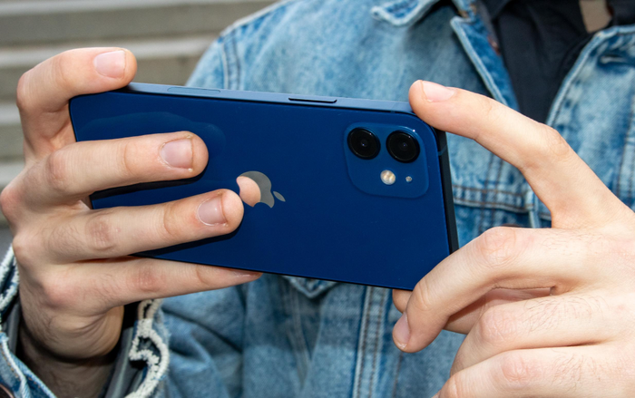 Cần có ứng dụng độc quyền của Apple mới sửa được camera trên iPhone 12