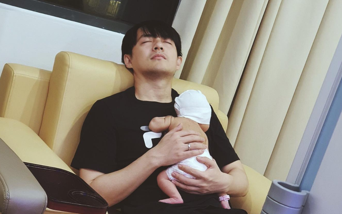 Đông Nhi chia sẻ hình ảnh ngọt ngào của bố con Ông Cao Thắng: 'Đáng yêu nhất trần đời'!