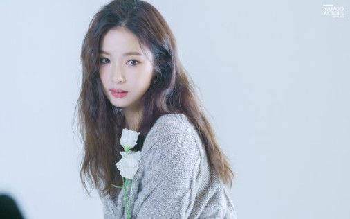 Shin Se Kyung đẹp tựa nữ thần trên tạp chí Allure: Trải lòng về phim 'Run On' sắp ra mắt
