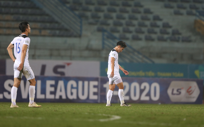 Thua ngược Bình Dương đầy khó tin, HAGL lập kỷ lục buồn