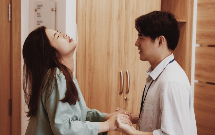 Đông Nhi bật khóc khi xem lại hành trình 'vượt cạn', chia sẻ Ông Cao Thắng 'mất ăn mất ngủ' vì chăm con