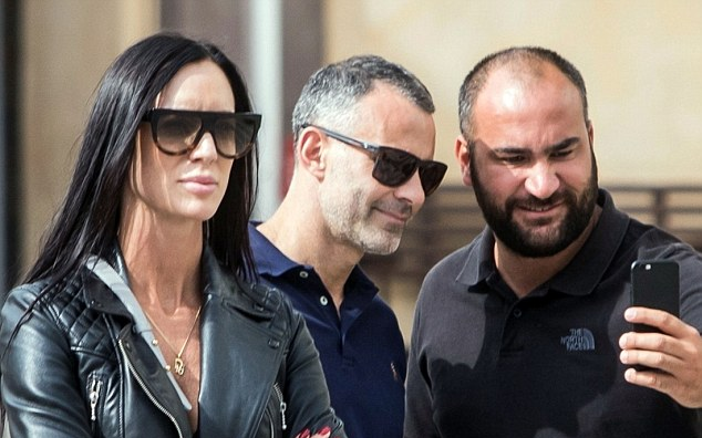 Vì sao Ryan Giggs đánh bạn gái và bị bắt?