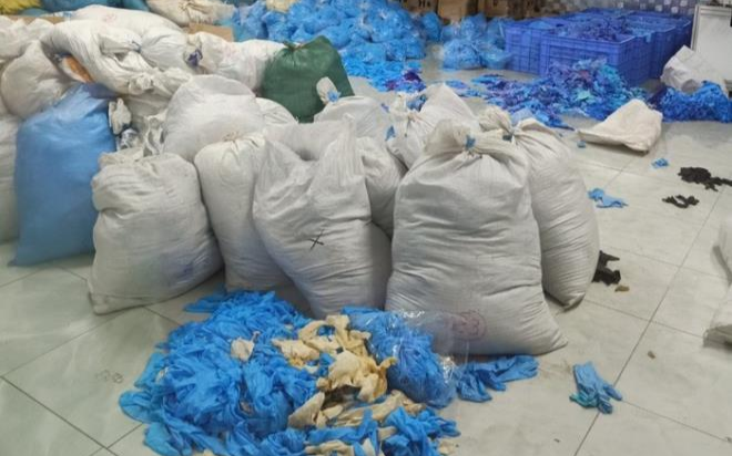 Thu giữ 9,5 tấn găng tay y tế bẩn, không rõ nguồn gốc xuất xứ tại Bắc Ninh