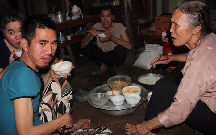 Mẹ già từng có ý định cho 6 con dại ăn một bữa thật no rồi uống thuốc độc cùng chết đã qua đời