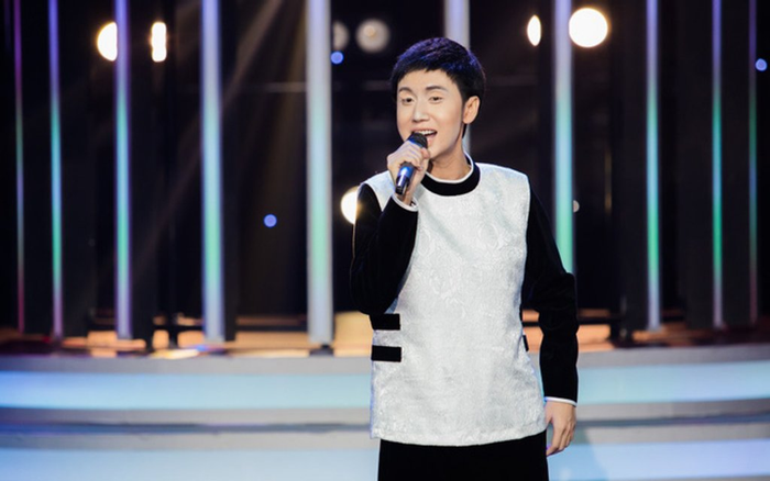 Lynk Lee bất ngờ quay lại với hình dạng con trai, chuyện gì xảy ra thế này?