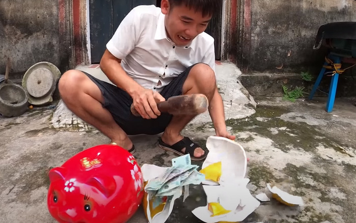 Sau tất cả con trai Bà Tân Vlog đã kiếm được tiền trở lại trên YouTube