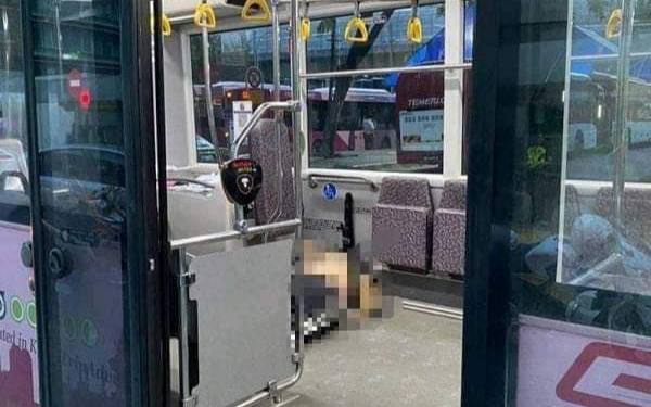 Người đàn ông bị đánh chết trên xe buýt vì cướp túi của khách