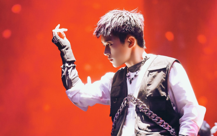 Dịch Dương Thiên Tỉ đã đạt được những thành tựu của mình như thế nào?