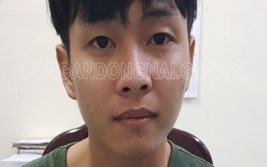 Bố mẹ vắng nhà, bé gái 12 tuổi rủ bạn trai 17 tuổi đến chơi làm chuyện người lớn