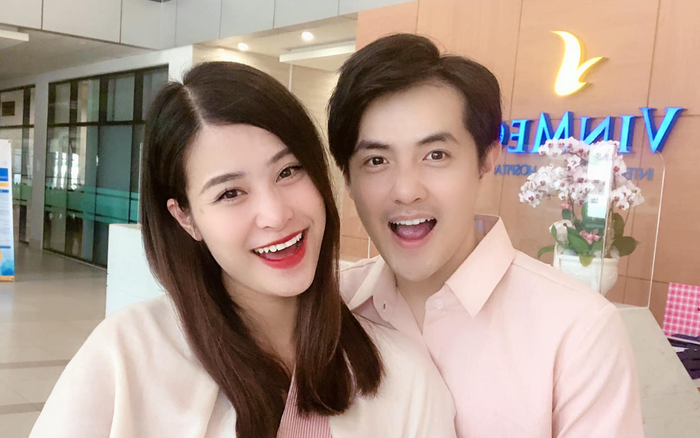 Con gái vừa sinh hơn 20 ngày Đông Nhi đã ngầm thừa nhận y hệt bản sao của chồng