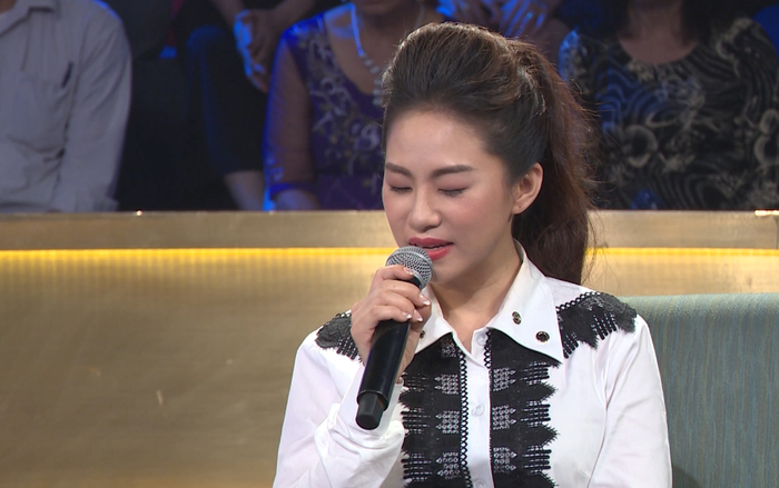 Lương Bích Hữu gặp tai nạn rách giác mạc, chỉ có thể nhìn được bằng mắt trái