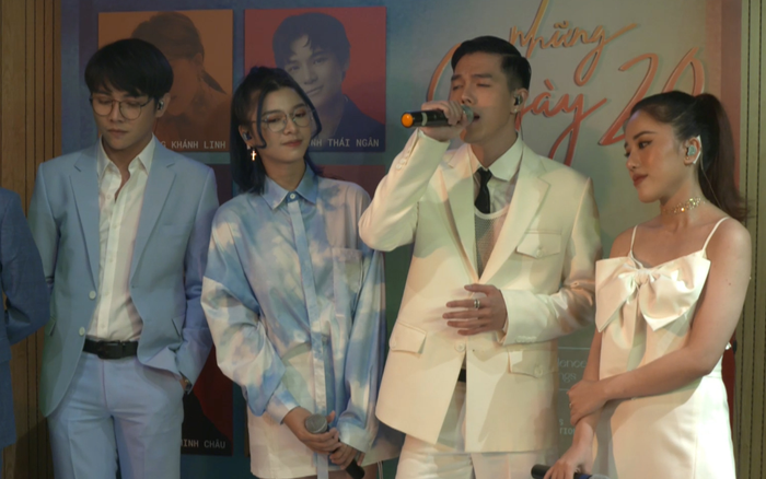 Phùng Khánh Linh, Phạm Đình Thái Ngân nghẹn ngào cảm xúc trong đêm nhạc Những ngày 20