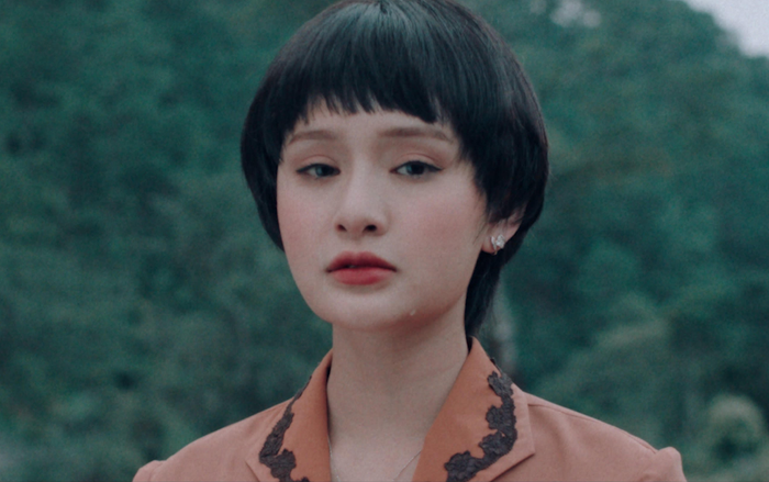 Tung teaser MV trở lại, Hiền Hồ gây tò mò khi khóc suốt 30 giây