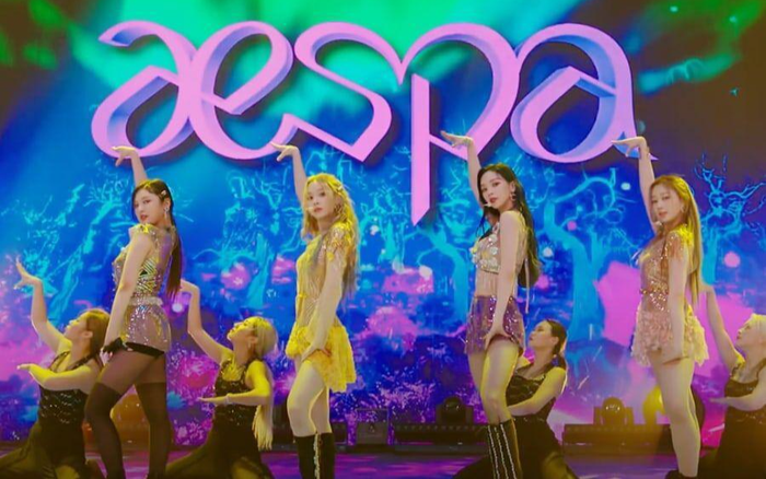 Aespa lần đầu đem 'Black Mamba' lên sân khấu