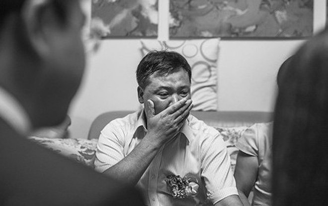 Cựu nữ sinh 'trường NEU' về thăm nhà, rơi nước mắt khi nhìn thấy nồi cơm đã mốc và câu chuyện phía sau