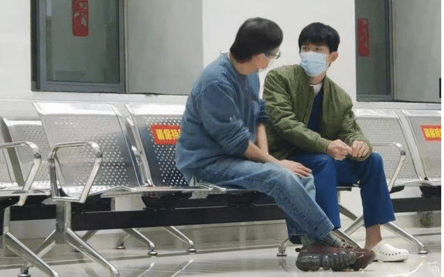 Lộ diện nhân vật của Dịch Dương Thiên Tỉ trong phim 'Bác sĩ Trung Quốc'