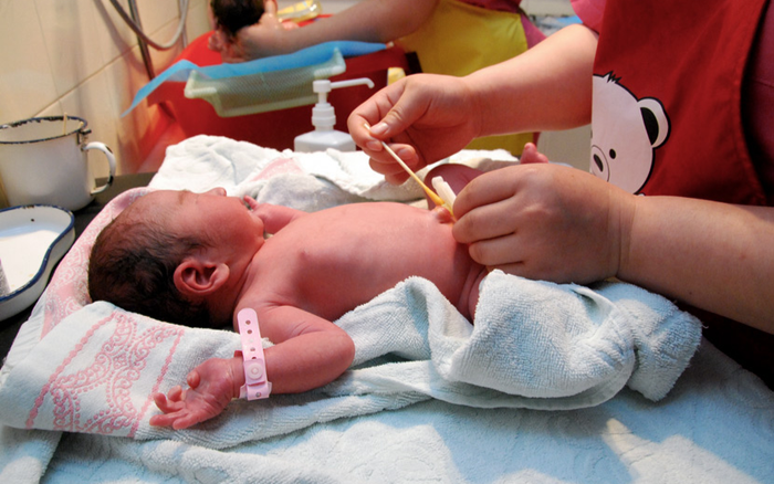 Số phận trẻ sơ sinh Trung Quốc được đẻ thuê đang lưu lạc ở nước ngoài