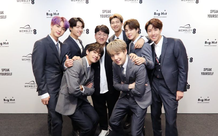 Những khoảng khắc cực ấm lòng giữa BTS và Bang Si Hyuk