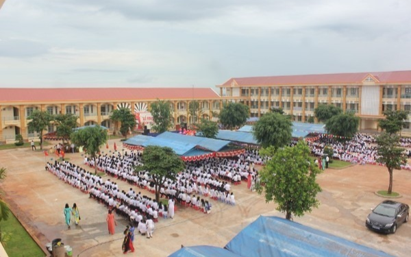 Thấy tiền của học sinh để hớ hênh trong cặp, giáo viên chủ nhiệm nổi lòng tham lấy cắp