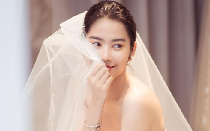 Nam Em bất ngờ xác nhận sắp lên xe hoa?