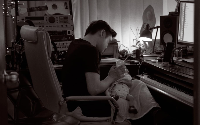 Dương Khắc Linh thú nhận 'stress kinh khủng' khi làm bố của hai nhóc tì sinh đôi ở tuổi 40