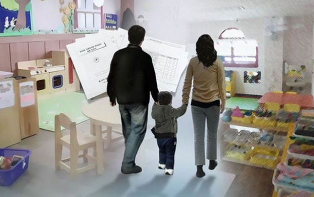 Quay clip con làm bài tập ở nhà gửi vào nhóm chat phụ huynh, mẹ giận run người vì bị soi mói gia cảnh