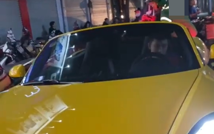 Đi giao thức ăn bằng siêu xe 4 tỷ, chàng shipper gây xôn xao mạng xã hội