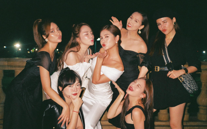 Khoe ảnh tiệc mời cưới siêu sang chảnh, MC Thu Hoài và hội chị em khoe trọn vẻ nóng bỏng, quyến rũ