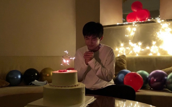 Dù lời chúc sinh nhật ngắn gọn, nhưng tấm ảnh đầy ý nghĩa đã thể hiện tình bạn của ba thành viên TFBoys