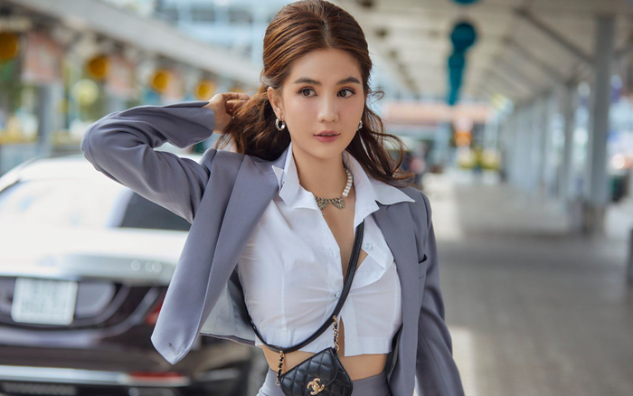 Ngọc Trinh 'mạnh tay' mua tặng Iphone 12 Pro cho người đóng phim cùng