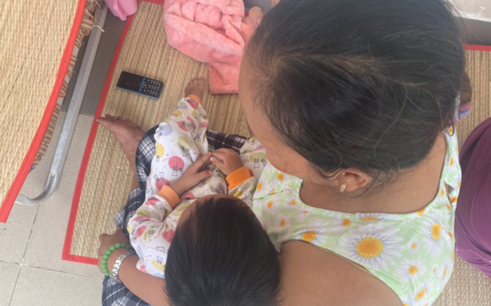 Bắt giam người mẹ bạo hành con gái 3 tuổi chấn thương sọ não