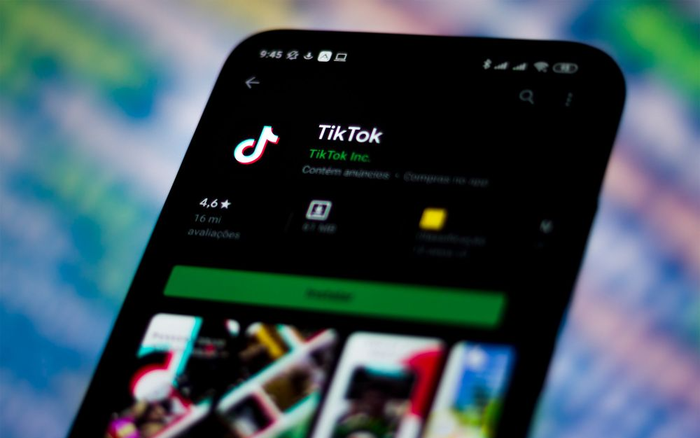 Người dùng TikTok chi hơn 100 triệu để mua 'tick xanh'