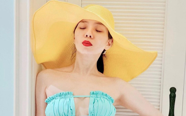 Lệ Quyên mặc bikini khoe body bốc lửa nhưng gây bất ngờ nhất là người chụp