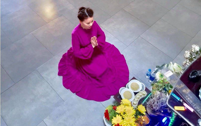 Mẹ Hồ Ngọc Hà đăng ảnh mừng đầy tháng cặp sinh đôi, hé lộ biệt thự triệu đô của con gái