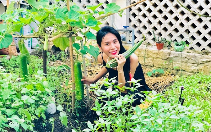 Thủy Tiên tâm sự phải ráng kiếm tiền để nuôi chồng