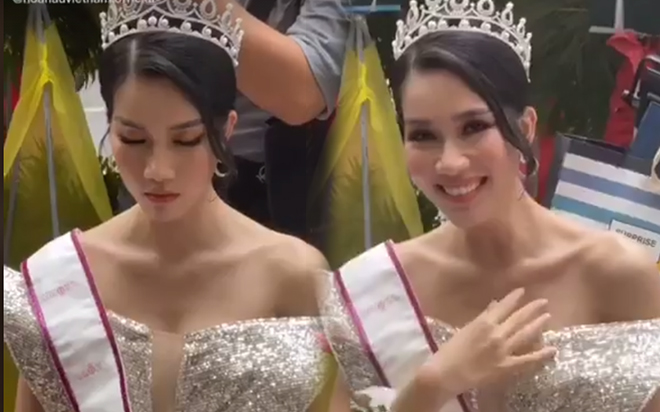 Á hậu Phương Anh bị team qua đường tóm gọn khoảnh khắc ngủ gật nhưng cực xinh tại một sư kiện