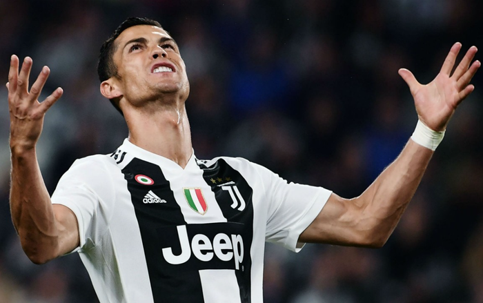 'Ronaldo có một cái đầu khác với mọi người'