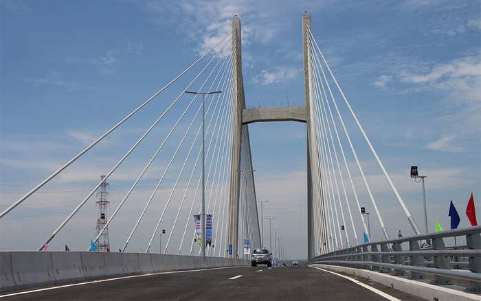 Nam sinh lớp 11 trường chuyên mất tích, bỏ lại tài sản trên cầu Cao Lãnh