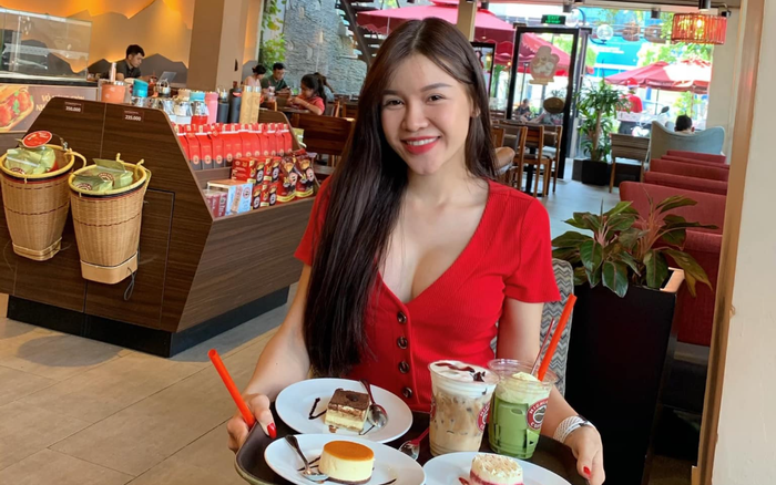 2 năm bỏ việc vì yêu Đặng Văn Lâm, 'bản sao Ngọc Trinh' bây giờ ra sao?