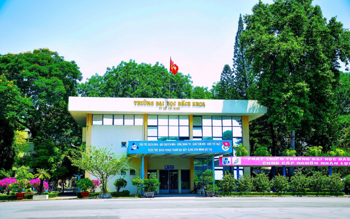 Giả mạo ĐH Bách Khoa TP HCM nhằm lừa đảo sinh viên đóng tiền hàng trăm triệu đồng