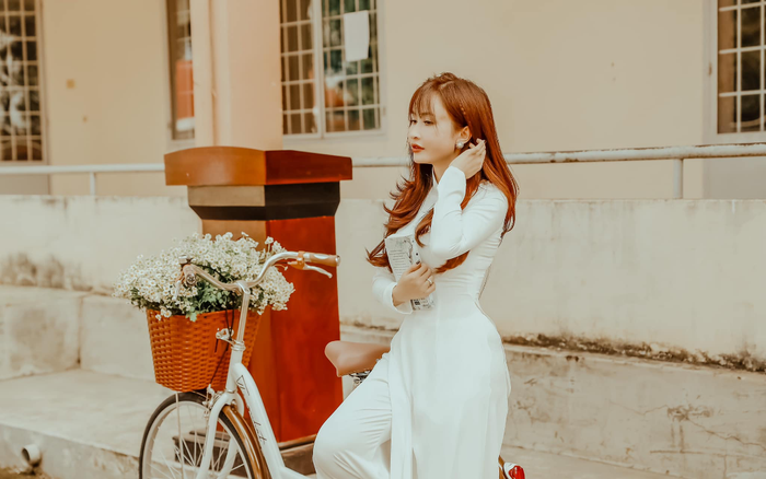 Vợ hai Minh Nhựa khoe ảnh 'thanh xuân vườn trường', kể về quá khứ bá đạo