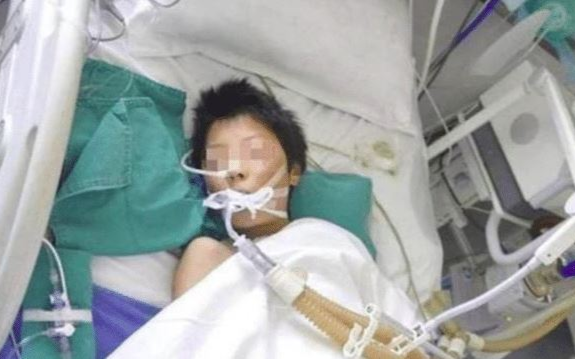 'Con muốn bố chết đi', sự thật phía sau điều ước sinh nhật của cậu bé 5 tuổi khiến nhiều người đau đớn