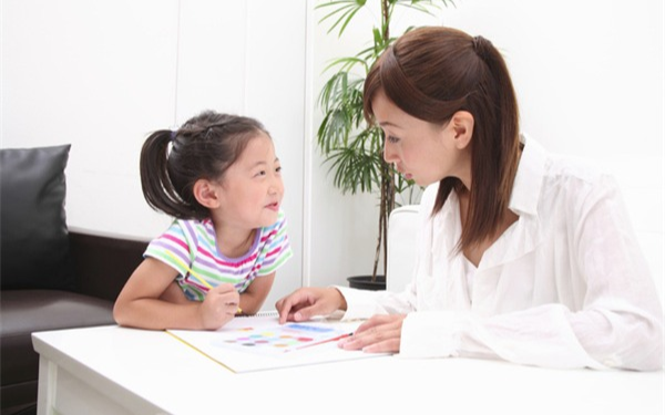 Con gái đem về 9 điểm kiểm tra, bà mẹ sửng sốt hơn khi đọc lại bài làm của con