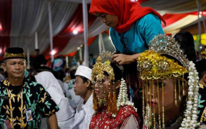 Tới giờ lành nhưng không thấy cô dâu, chú rể có hành động này với nhà gái khiến nhiều người căm phẫn