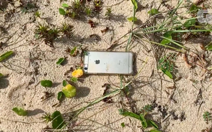 Làm rơi iPhone 6 từ máy bay và cái kết sửng sốt