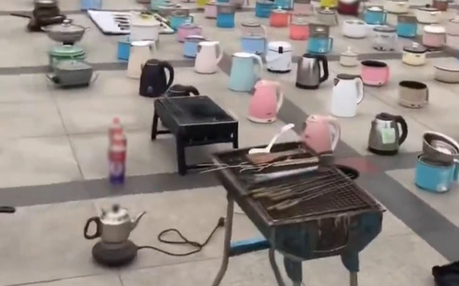 Loạt cảnh tượng 'dở khóc dở cười' khi kiểm tra đột xuất phòng ký túc xá của sinh viên