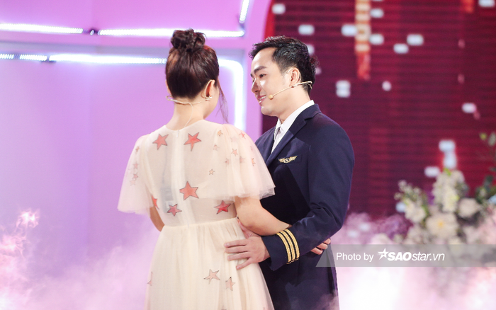 Chàng cơ phó điển trai bật mí dù bay xa nhà nhưng vẫn tự tin dành đủ thời gian ở bên người yêu
